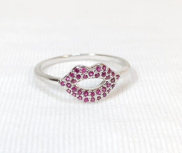 Pave Ruby Lips Ring